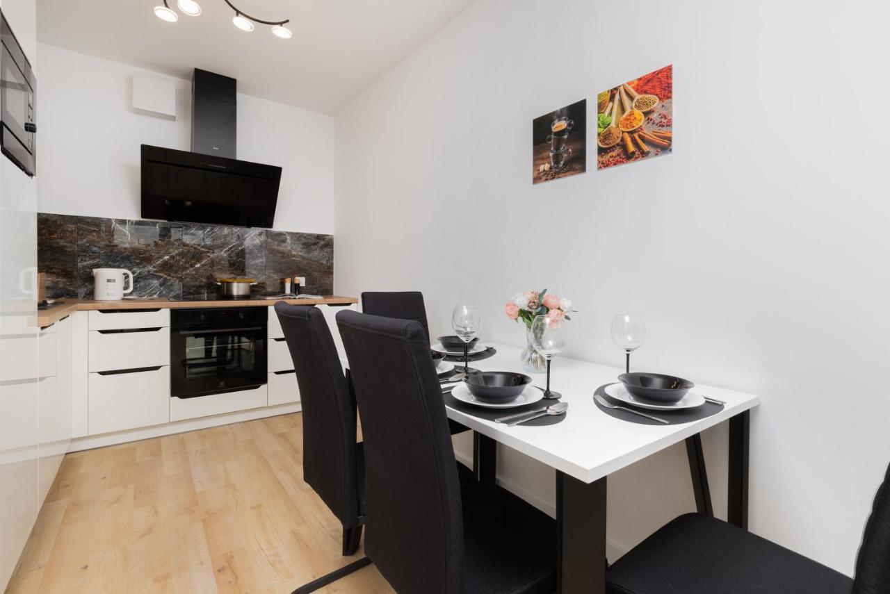Plac Unii Apartment Gdynia By Noclegi Renters Ngoại thất bức ảnh
